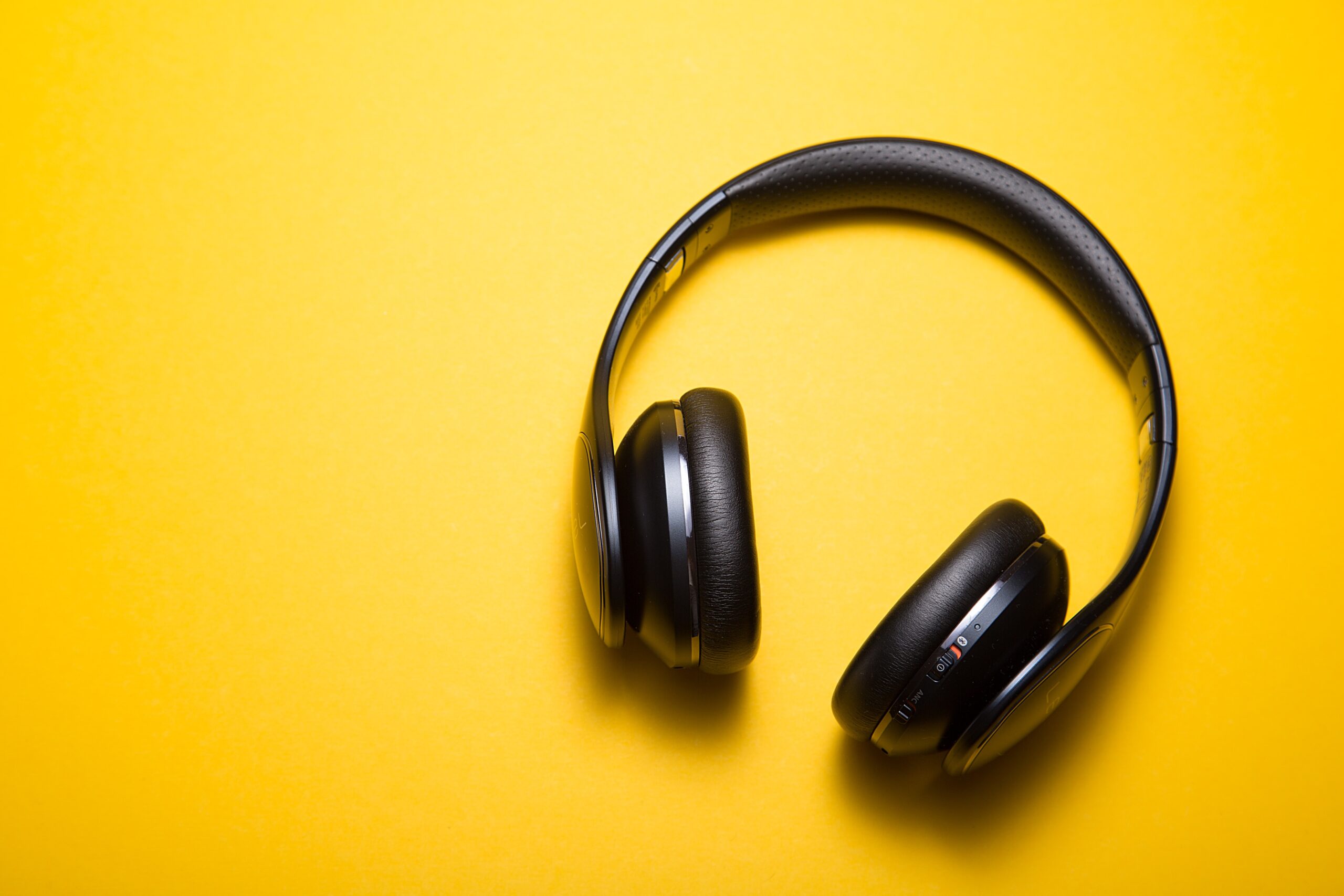 a headphone used for IELTS listening practice