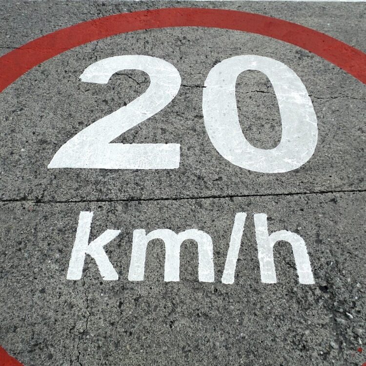 Why IELTS speaking candidates may pause and how to fix it