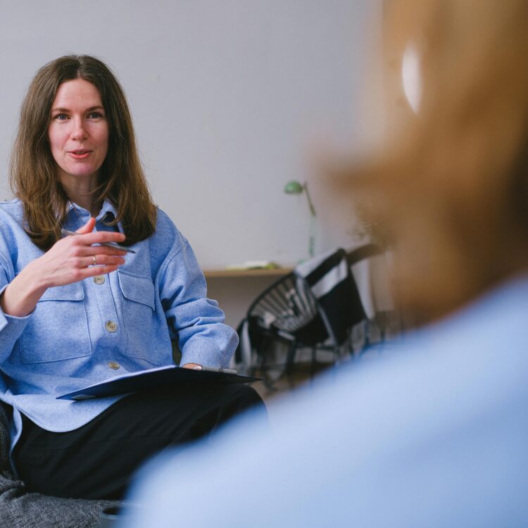 IELTS speaking examiner stop: Myths, facts, and smart strategies